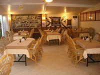 Didim Altınkum'un İşlek Caddesinde Takaslı Satılık Restaurant