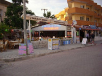 Didim Altınkum'un İşlek Caddesinde Takaslı Satılık Restaurant