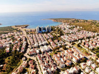 Didim Sağtur'da Satılık Bahçeli Plaja Yakın Villa