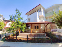 Didim Mavişehir'de Satılık 5+1 Tripleks Köşe Villa