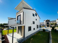 Akbük Satılık Villa, Ayrı Mutfak 3+1 Havuzlu Site İçinde