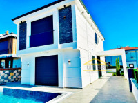 Didimde Satılık Tam Müstakil Havuzlu Villa